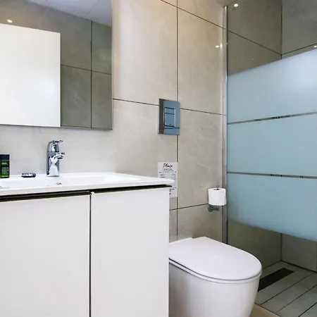 شقة Phaedrus Living - Seaside Executive Flat Harbour 203 بافوس