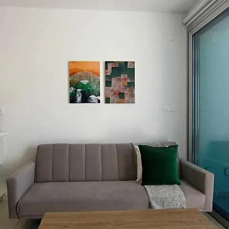 Phaedrus Living - Seaside Executive Flat Harbour 203 شقة *