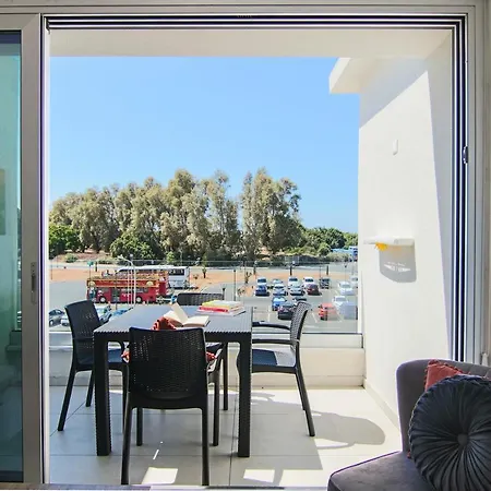 شقة Phaedrus Living - Seaside Executive Flat Harbour 203 *