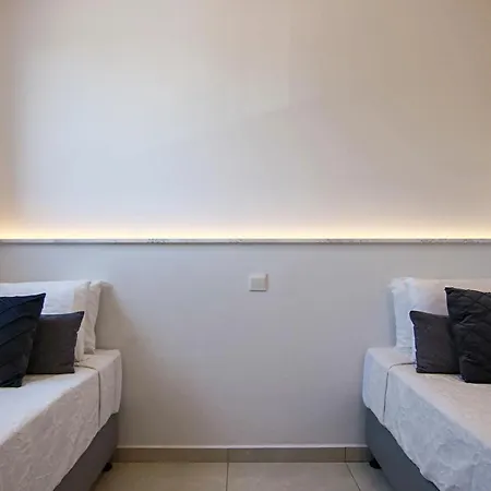 شقة Phaedrus Living - Seaside Executive Flat Harbour 203