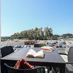 Phaedrus Living - Seaside Executive Flat Harbour 203 *