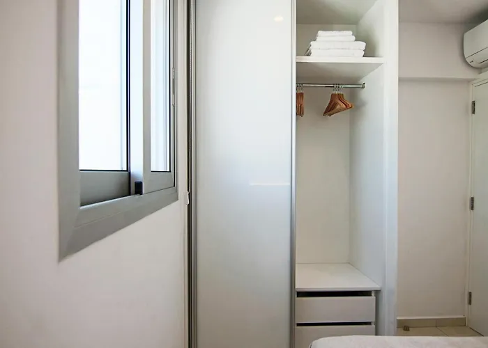 Phaedrus Living - Seaside Executive Flat Harbour 203 Paphos