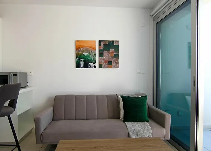 Phaedrus Living - Seaside Executive Flat Harbour 203 Apartmán *